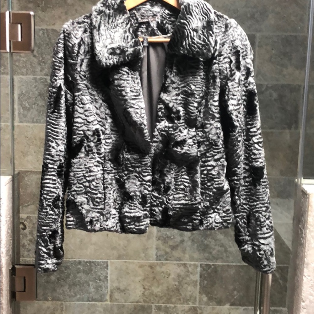 Great coat for those nights out on the town!!!